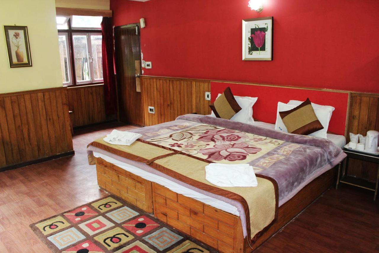 Norling Retreat Hotel Pelling Kültér fotó