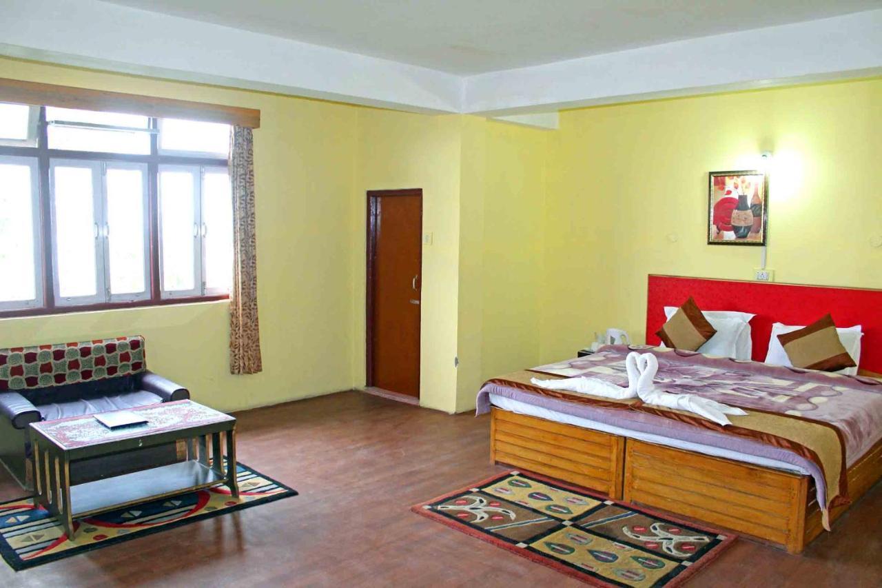 Norling Retreat Hotel Pelling Kültér fotó
