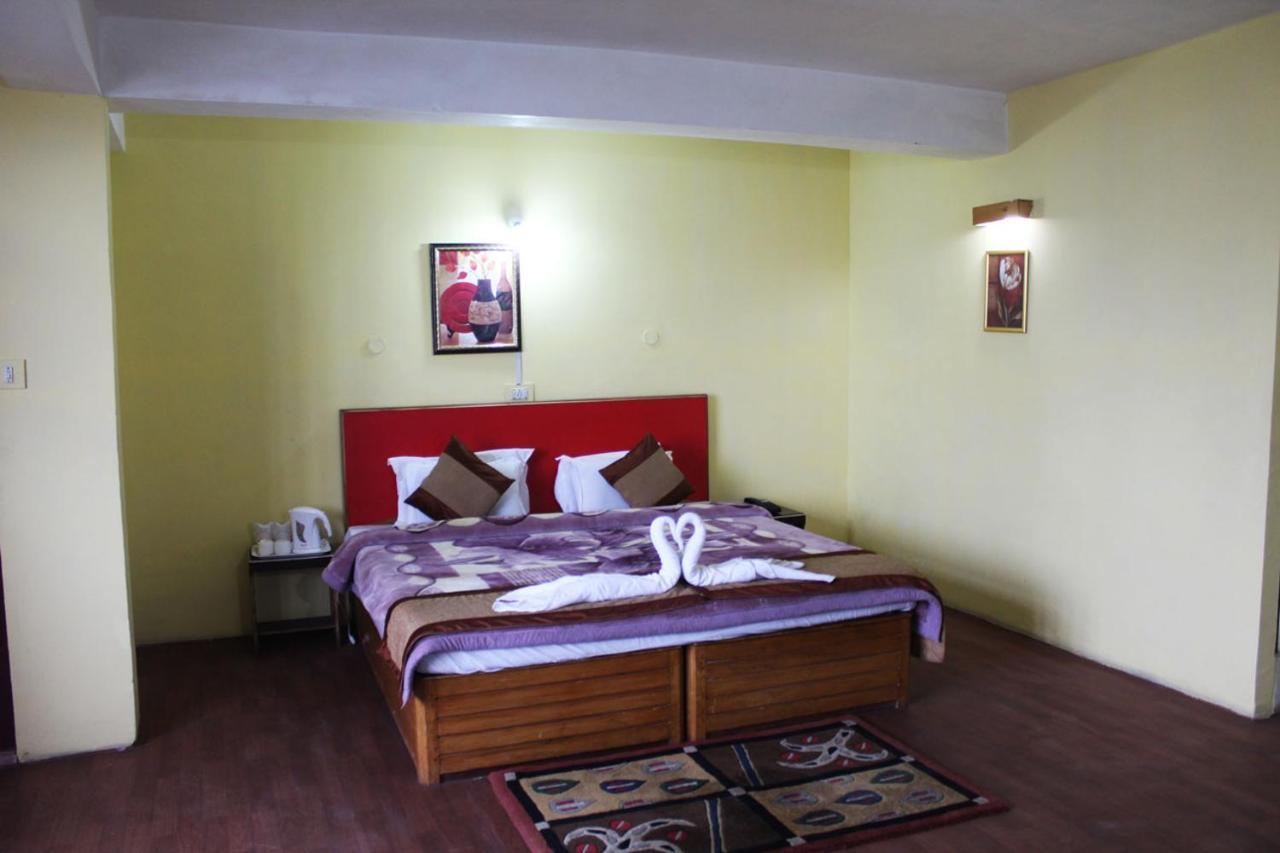 Norling Retreat Hotel Pelling Kültér fotó