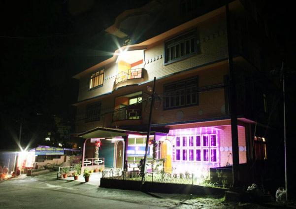 Norling Retreat Hotel Pelling Kültér fotó